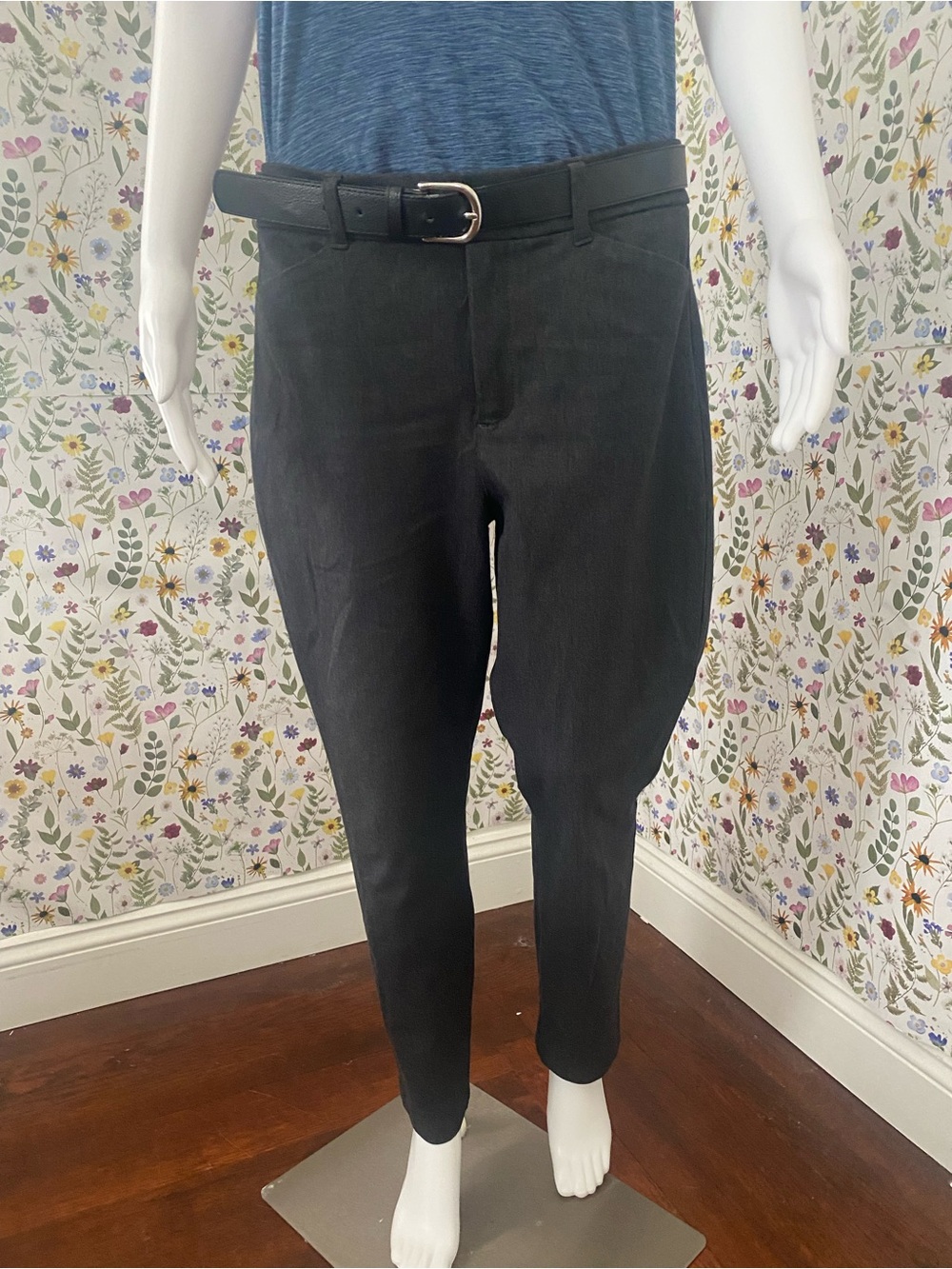 Old Navy WMN’s Gray High-rise Pixie Skinny Pants Size 12- belt not included